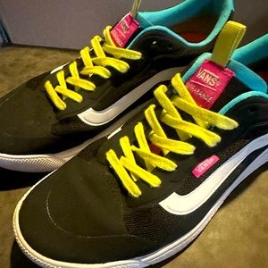 Vans Ultrarange 8.5 men/ 10 women